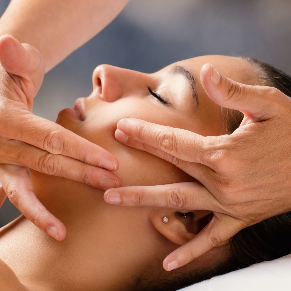 Natural Face lift Myofascial Massage Session